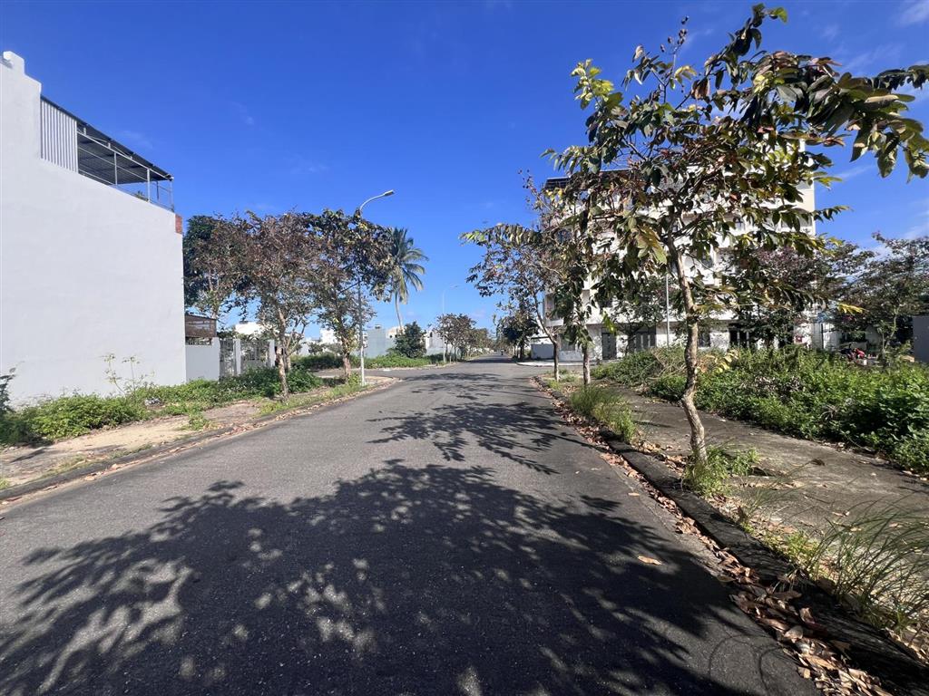 La bàn land bán lô đất v5 gia rẻ fpt city vị trí đẹp trục thông shophouse khu dân cư hiện hữu