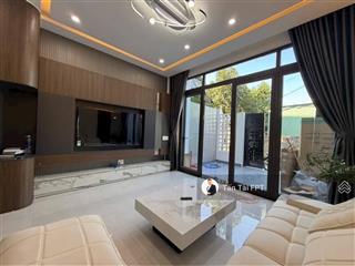 Nhà 3 tầng 3 mê kiệt ô tô đỗ gần chợ cẩm lệ giá 4,xx tỷ