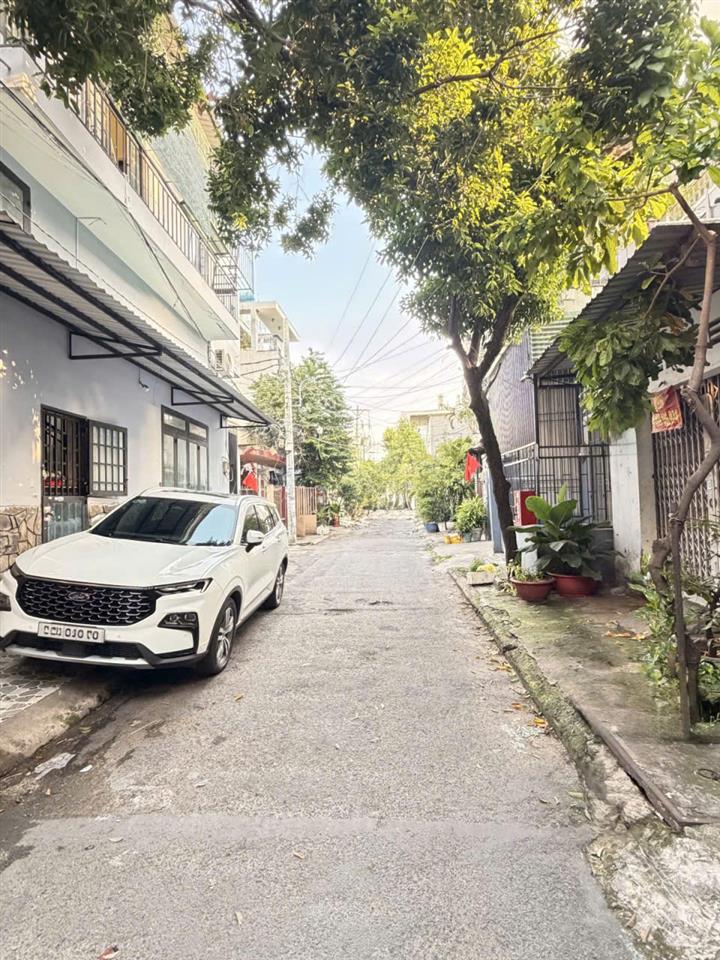 Hẻm ô tô thông Cầu Xéo Tân Phú gần Aeon Tân Phú cấp 4 tiện xây mới 90m2 -6 tỷ 2