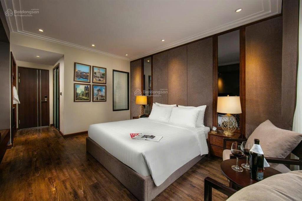 Chính chủ bán nhanh nhà mặt hồ tây phố trích sài 220m2*mt 9.5m, sẵn dòng tiền, giá nhỉnh 300tr/m2