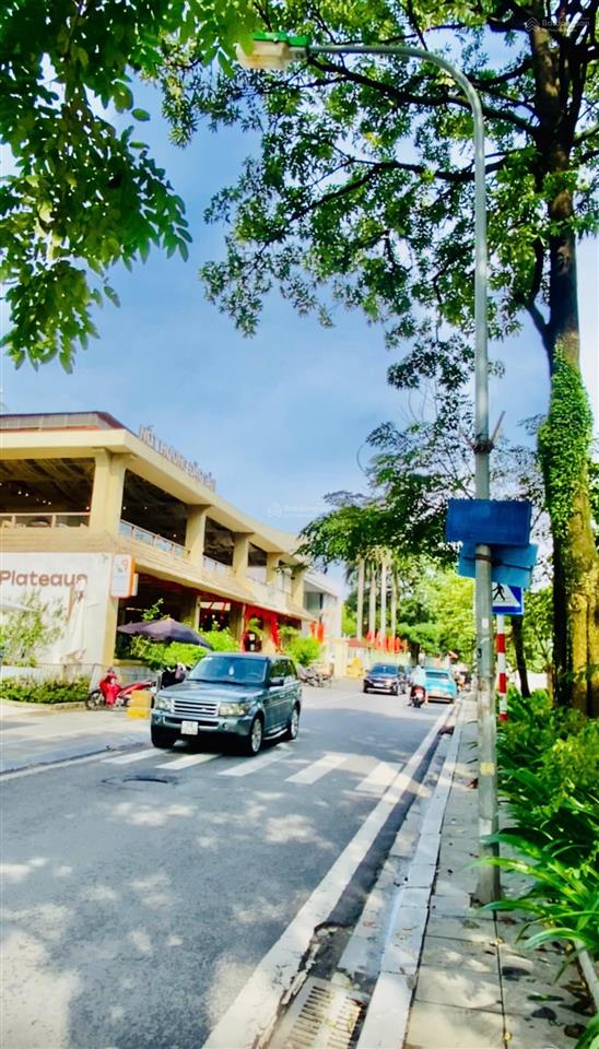 Chính chủ bán nhanh nhà mặt hồ tây phố trích sài 220m2*mt 9.5m, sẵn dòng tiền, giá nhỉnh 300tr/m2