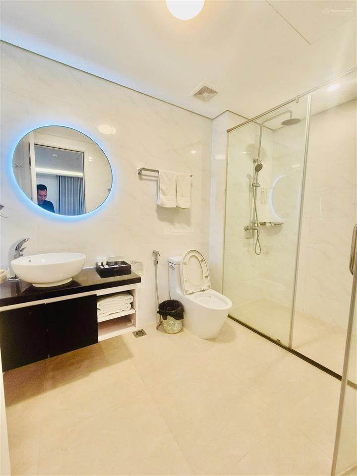 Dòng tiền 4 tỷ/năm, bán gấp tòa hotel 5* phố lê đức thọ 210m2*9t*14m mt, cty hàn thuê