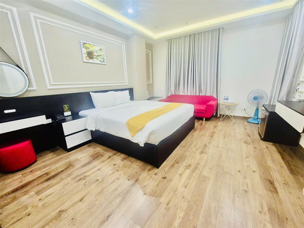 Dòng tiền 4 tỷ/năm, bán gấp tòa hotel 5* phố lê đức thọ 210m2*9t*14m mt, cty hàn thuê