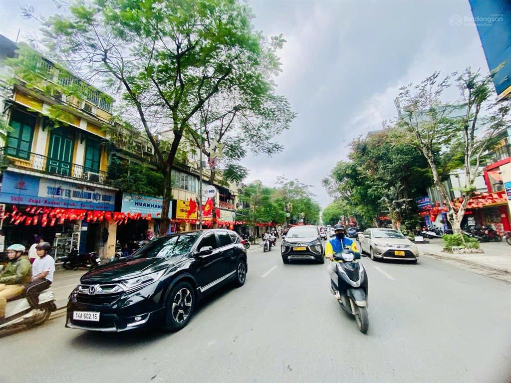 Giảm 7 tỷ, bán nhanh nhà phố nguyễn chí thanh 141m2*7.5m mt, phân lô ô tô tránh, vỉa hè kinh doanh