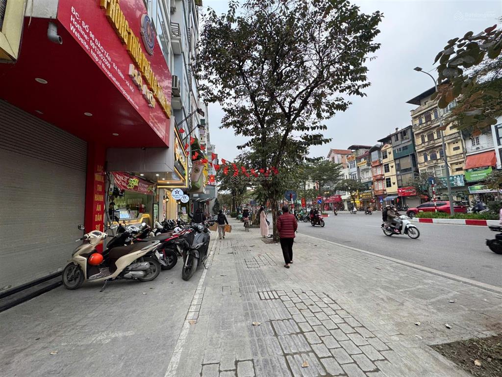 Dành cho khách sành mua nhà, bán nhà mặt phố đào tấn  lotte 38m2*6t, không qh, vỉa hè 6m, dt sẵn