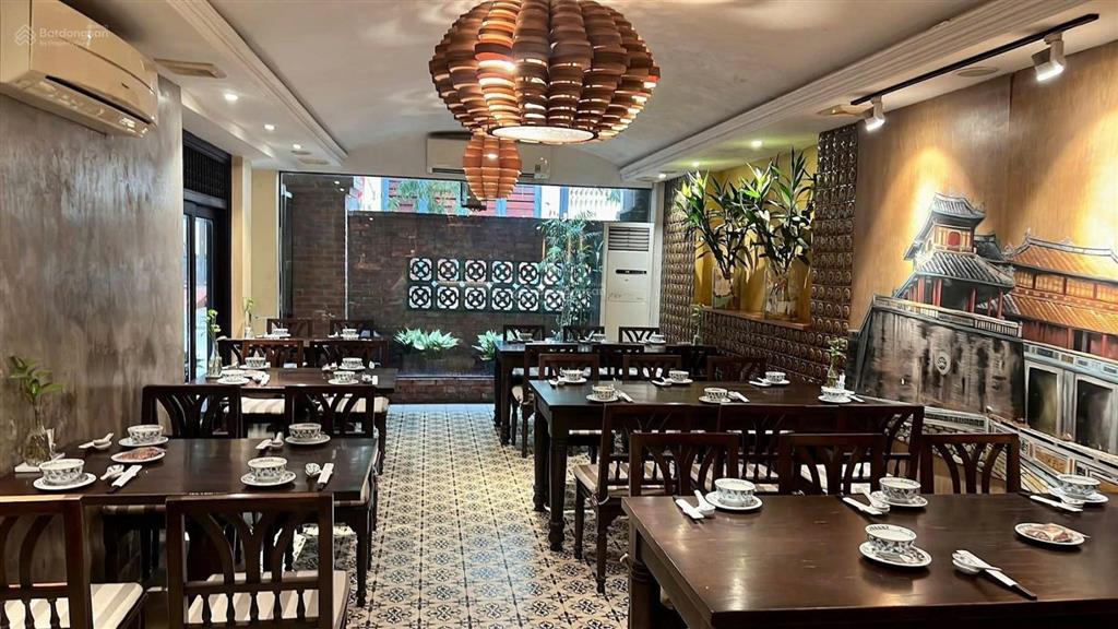 Giảm 8 tỷ, giá đầu tư bán nhà phố đào tấn sát lotte liễu giai 128m2*11m mt, thu 4 tỷ/năm. bán nhanh