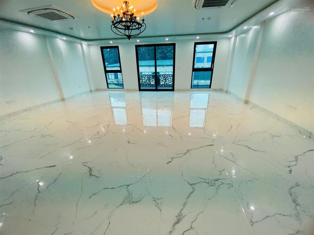 Mua tích sản vào ngay tòa nhà 10 tầng phố đội cấn thông giang văn minh 90m2*8m mt, thu 200tr/th