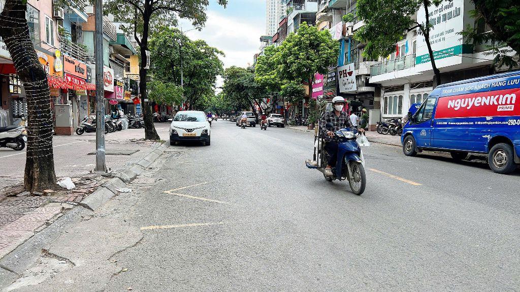 NHÀ MỚI KOONG PHỐ CỔ NGỌC LÂM 70M, 7T, MT5M, NỞ HẬU, THANG MÁY, GARA, HÀNG XÓM TTTM MIPEC.