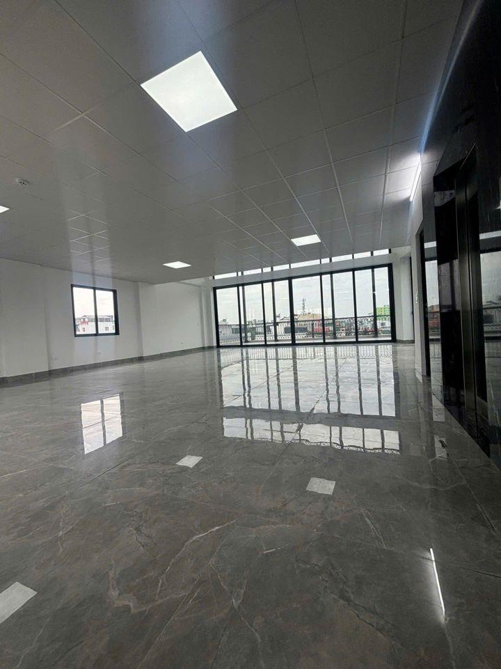 TÒA BUILDING LÔ GÓC PHỐ HỒNG TIẾN 145M, 10T, MT8M, DÒNG TIỀN KHỦNG, GẦN CẦU TRẦN HƯNG ĐẠO.