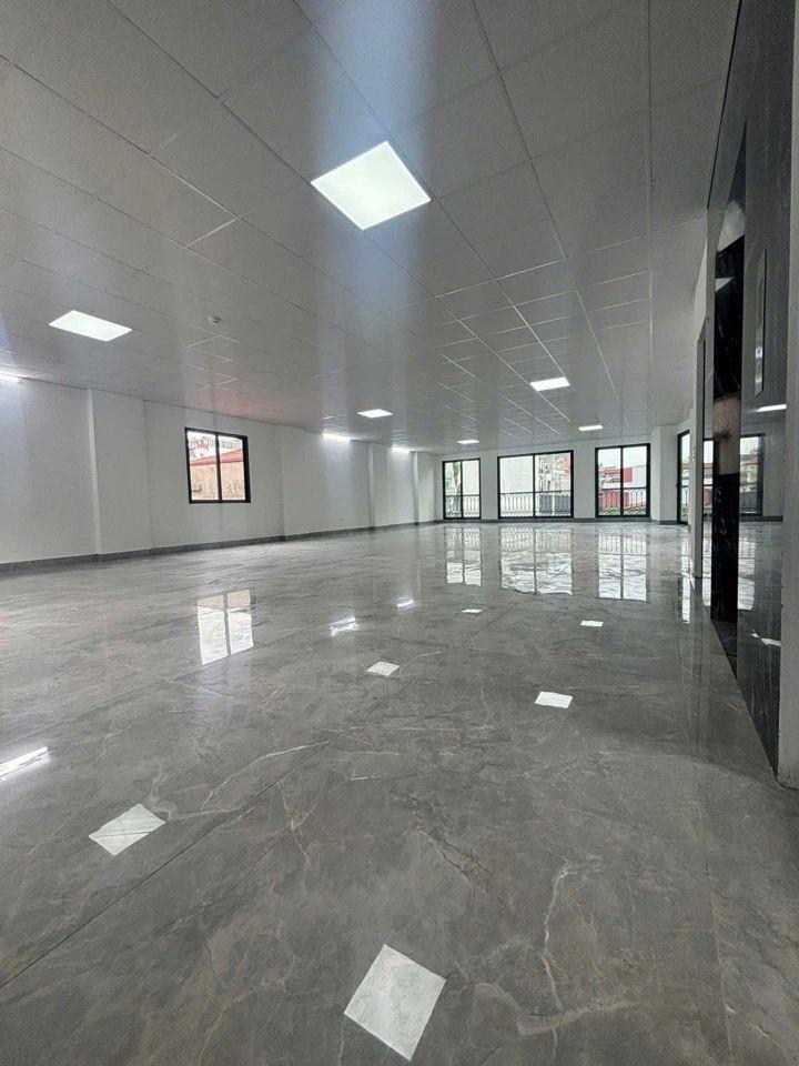 TÒA BUILDING LÔ GÓC PHỐ HỒNG TIẾN 145M, 10T, MT8M, DÒNG TIỀN KHỦNG, GẦN CẦU TRẦN HƯNG ĐẠO.