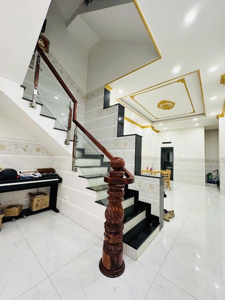 CHỦ NGỘP SỔ BANK GIẢM NGAY 1 TỶ - KHU VIP NGUYỄN SƠN - HXH 5m GIÁ 9.45 TỶ