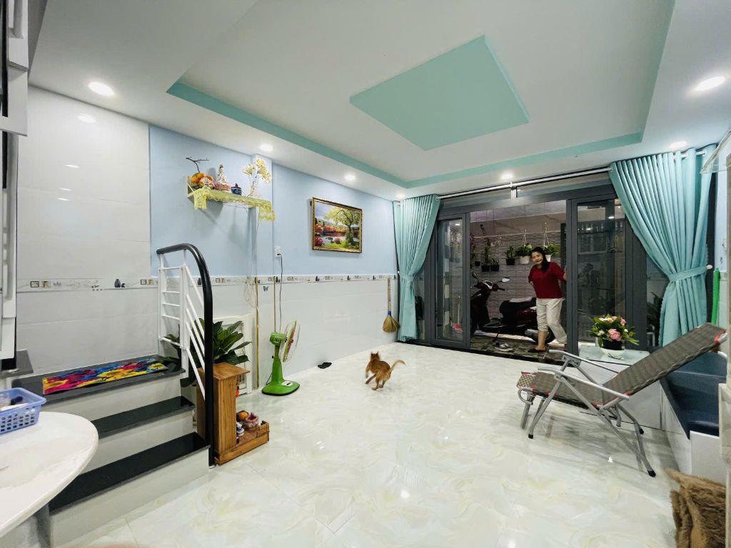 Nhà rẻ nhỏ xinh - dt 40m2 2 tầng - khu Tân Sơn Nhì - quy hoạch ổn định - Giá chỉ 3,7 tỷ TL