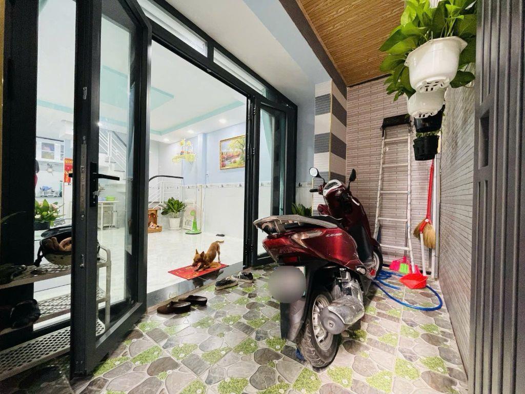 Nhà rẻ nhỏ xinh - dt 40m2 2 tầng - khu Tân Sơn Nhì - quy hoạch ổn định - Giá chỉ 3,7 tỷ TL