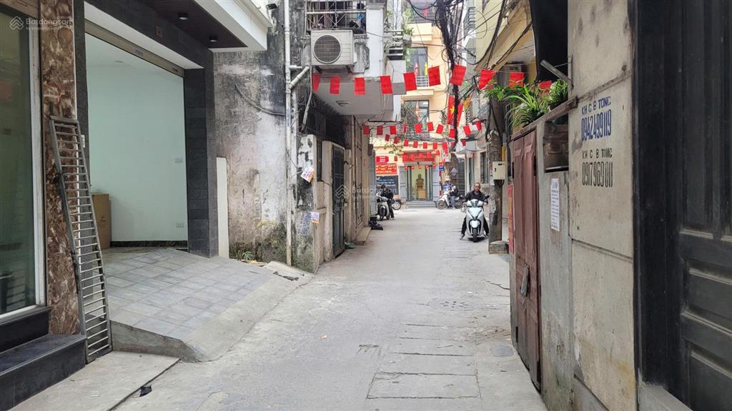 Cho thuê mặt bằng tầng 1 nhà 40m2 ô tô vào được, gần chợ, khu dân cư