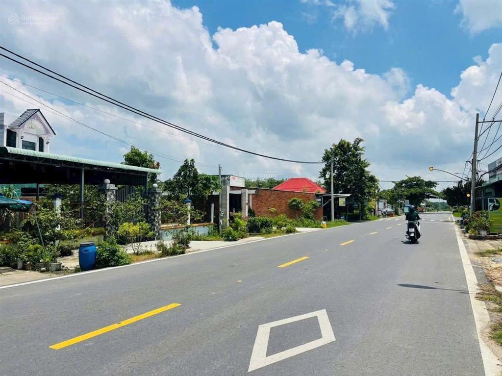 Cực hot! đất 200m2, giá 290 triệu ngay trung tâm lõi các cụm kcn mặt tiền 32m, sổ hồng riêng