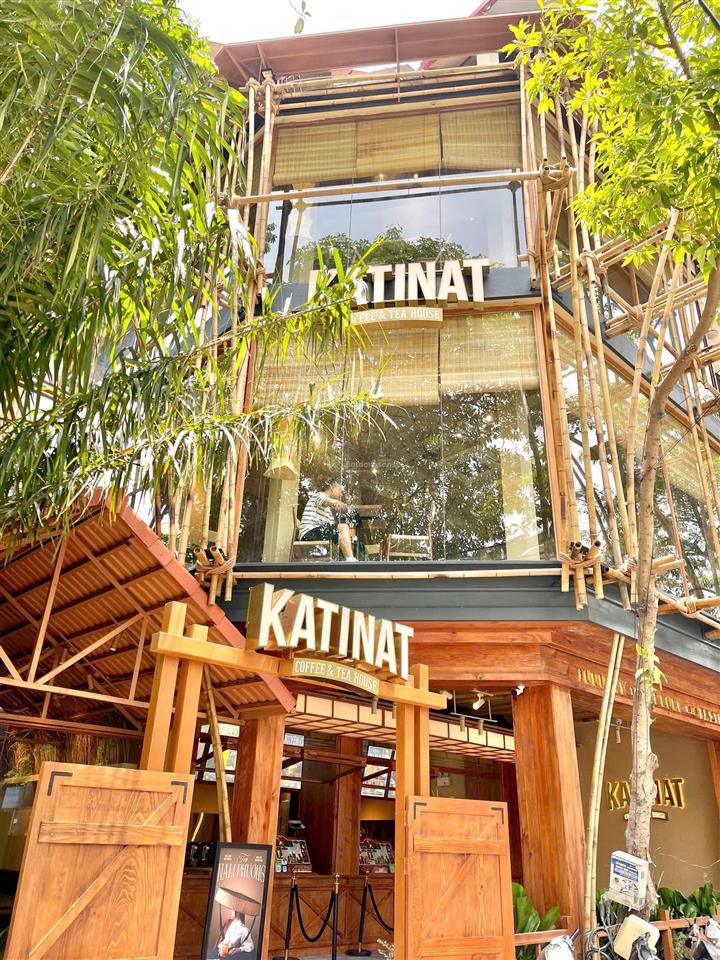 Hàng hiếm mặt phố trung hòa cầu giấy dtsd 300m² mặt tiền 8m