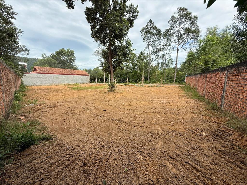 Bán đất 110m2 có thổ cư mặt đường khu tượng, gần đường lớn. giá chỉ 1,6 tỷ