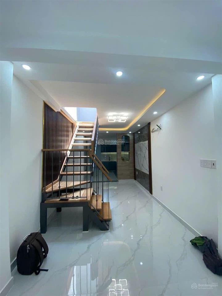 Cho thuê nhà nguyên căn hẻm xe hơi nguyễn văn cừ q5, diện tích 3,2m x15m, nhà mới xây