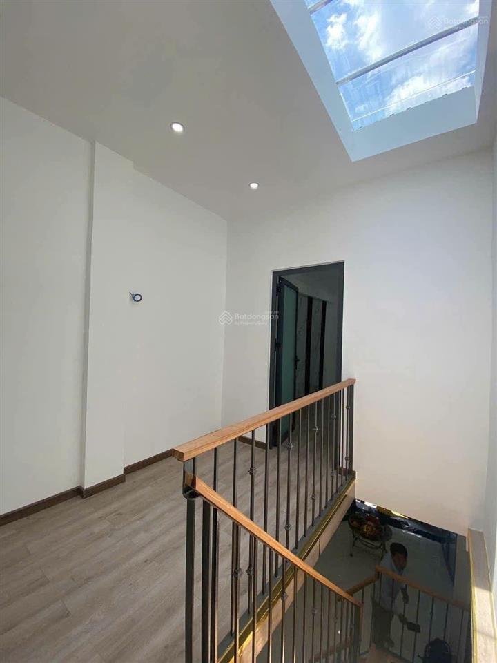Cho thuê nhà nguyên căn hẻm xe hơi nguyễn văn cừ q5, diện tích 3,2m x15m, nhà mới xây