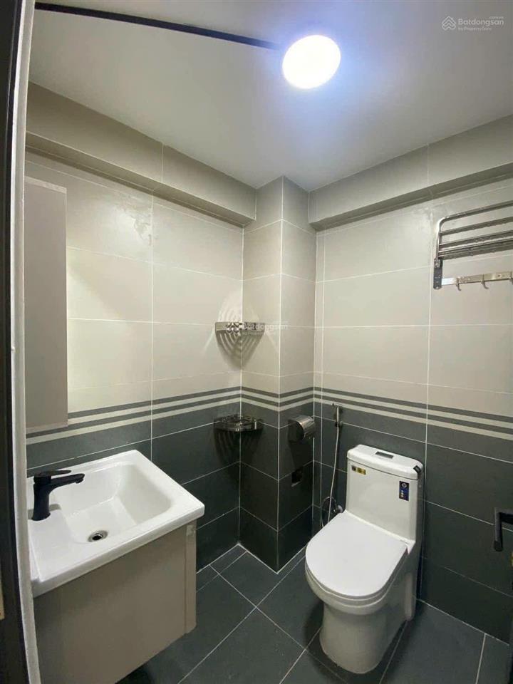 Cho thuê nhà nguyên căn hẻm xe hơi nguyễn văn cừ q5, diện tích 3,2m x15m, nhà mới xây