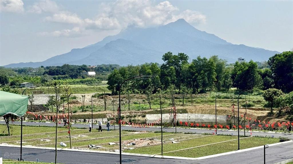 Đất ba vì 110m2 mặt tiền 7m view núi tản và sát suối hai chỉ hơn 1 tỷ