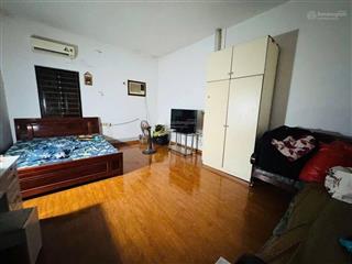 Trần thái tông, dt 236m2x4t, mt 29m, giá 127 tỷ lô góc, vỉa hè cây xanh và đường ô tô tránh