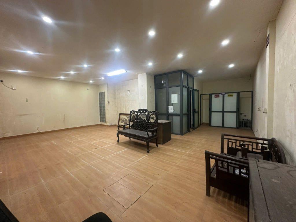 Thọ Tháp, DT 189M2x4T, MT 14M, giá 86 tỷ  BIỆT THỰ ĐƠN LẬP - KHU VIP - HÀNG XÓM CÔNG VIÊN CẦU GIẤY - VIEW TRƯỜNG QUỐC TẾ