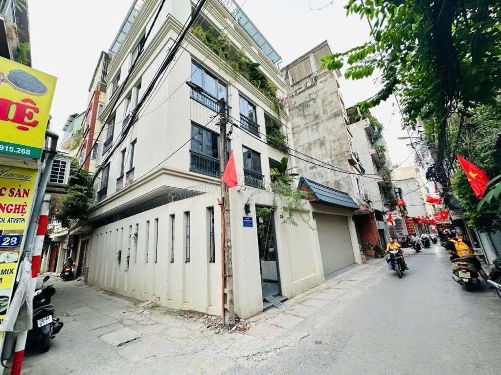 Xuân Đỉnh, DT 124M2x5T, MT 10M, giá 38 tỷ  GARA OTO - LÔ GÓC - ĐƯỜNG OTO TRÁNH - THANG MÁY - MẶT TIỀN SIÊU KHỦNG