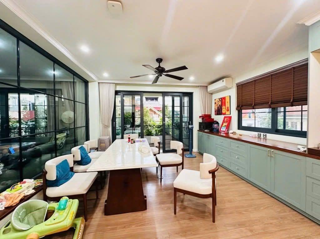 Xuân Đỉnh, DT 124M2x5T, MT 10M, giá 38 tỷ  GARA OTO - LÔ GÓC - ĐƯỜNG OTO TRÁNH - THANG MÁY - MẶT TIỀN SIÊU KHỦNG