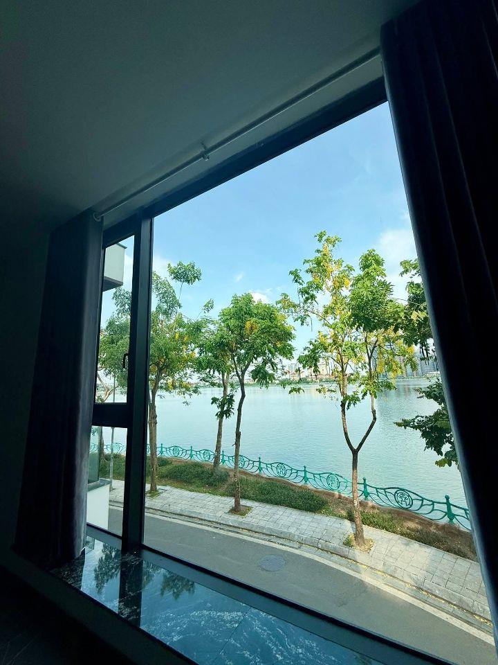 Nhật Chiêu, DT 86M2x6T, MT 6.7M, giá 88 tỷ  VIEW HỒ TÂY, 1 MẶT PHỐ 1 MẶT NGÕ, KINH DOANH, GARA  