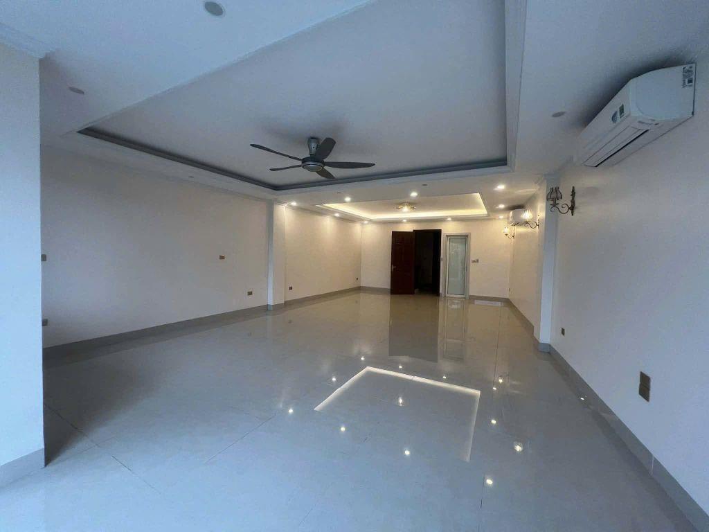Nhật Chiêu, DT 106M2x5T, MT 6.7M, giá 108 tỷ VỈA HÈ- VIEW HỒ TÂY- ĐỐI DIỆN SÂN CHƠI-MẶT PHỐ SAU MẶT NGÕ