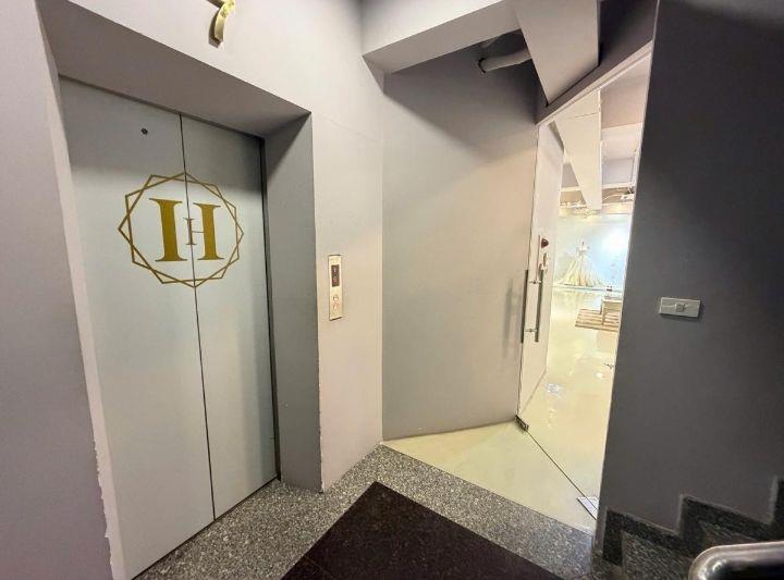 Mai Hắc Đế, DT 103M2x12T, MT 6,5M, giá 120 tỷ  SIÊU PHẨM MẶT PHỐ VIP HAI BÀ TRƯNG - BUILDING 12 TẦNG - THÔNG SÀN  