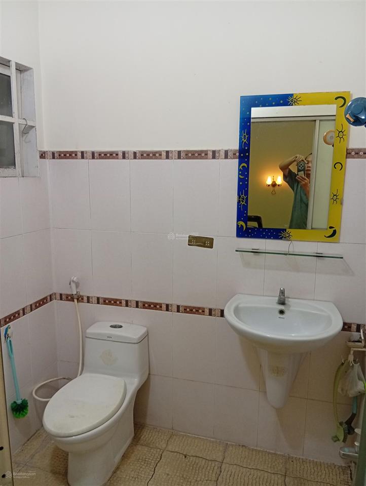 Nhà nguyên căn 1 trệt, 1 lửng, 2 lầu gần công viên phần mềm quang trung