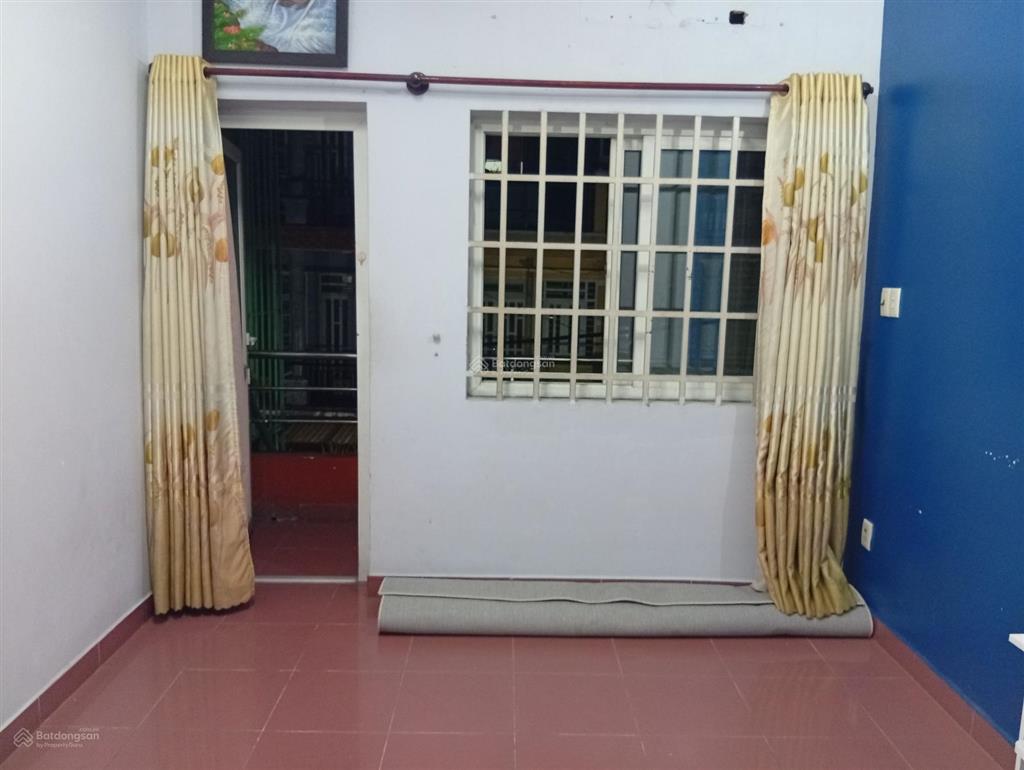Nhà nguyên căn 1 trệt, 1 lửng, 2 lầu gần công viên phần mềm quang trung