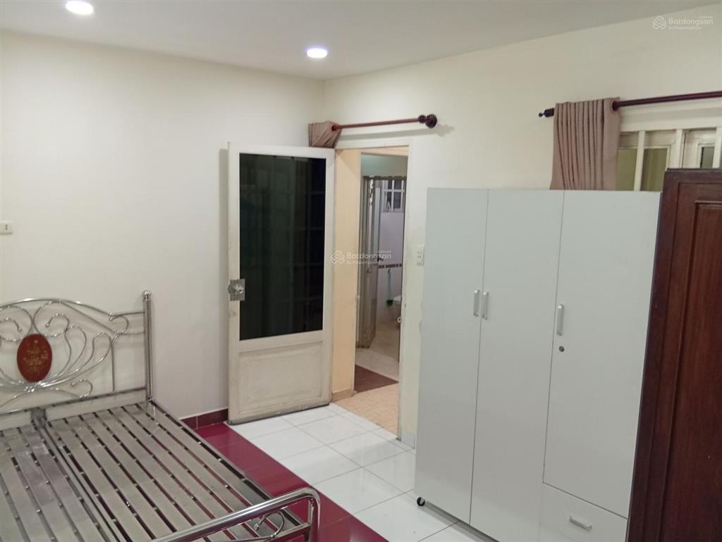 Nhà nguyên căn 1 trệt, 1 lửng, 2 lầu gần công viên phần mềm quang trung