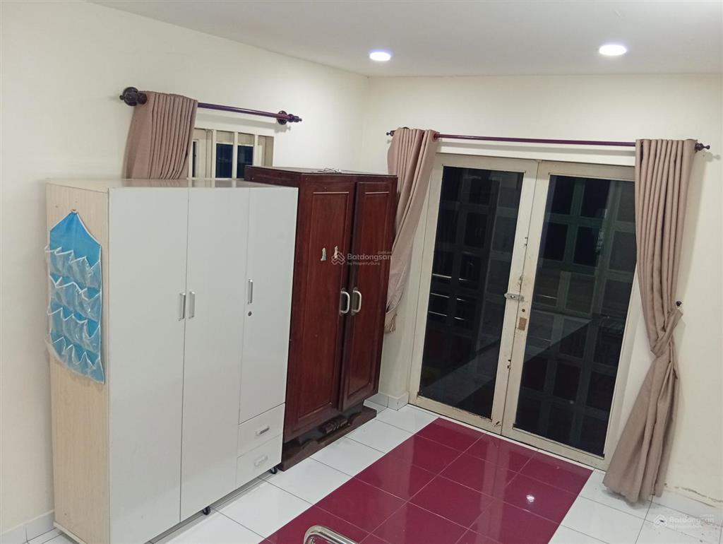 Nhà nguyên căn 1 trệt, 1 lửng, 2 lầu gần công viên phần mềm quang trung