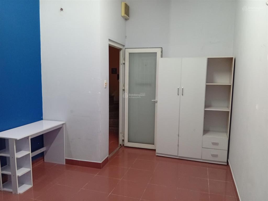 Nhà nguyên căn 1 trệt, 1 lửng, 2 lầu gần công viên phần mềm quang trung