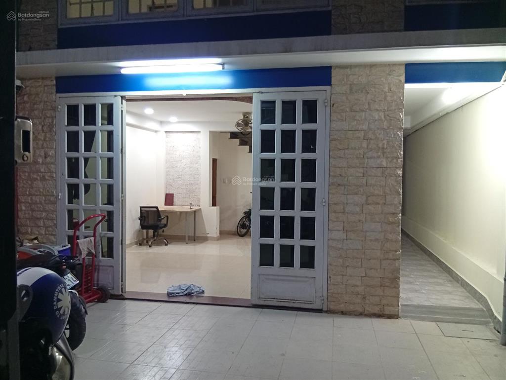 Nhà nguyên căn 1 trệt, 1 lửng, 2 lầu gần công viên phần mềm quang trung