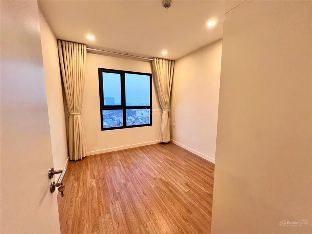 Bán căn góc 2pn dt 80m² toà n04a khu ngoại giao đoàn