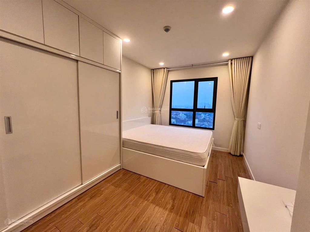 Bán căn góc 2pn dt 80m² toà n04a khu ngoại giao đoàn