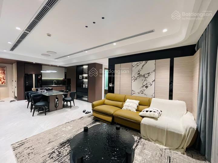Em cần bán căn góc 3 phòng ngủ n01t4 ngoại giao đoàn. toà n01t4 3pn 2wc 122m căn góc 2 mặt thoáng