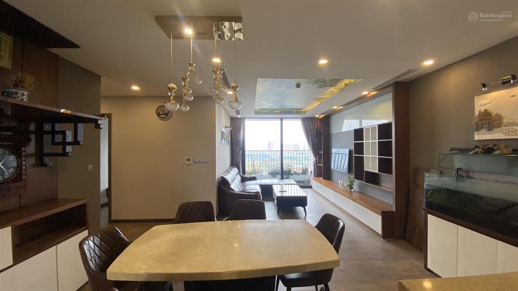 Cho thuê gấp căn hộ chung cư 4pn full đồ bên ngoại giao đoàn tòa no1t1