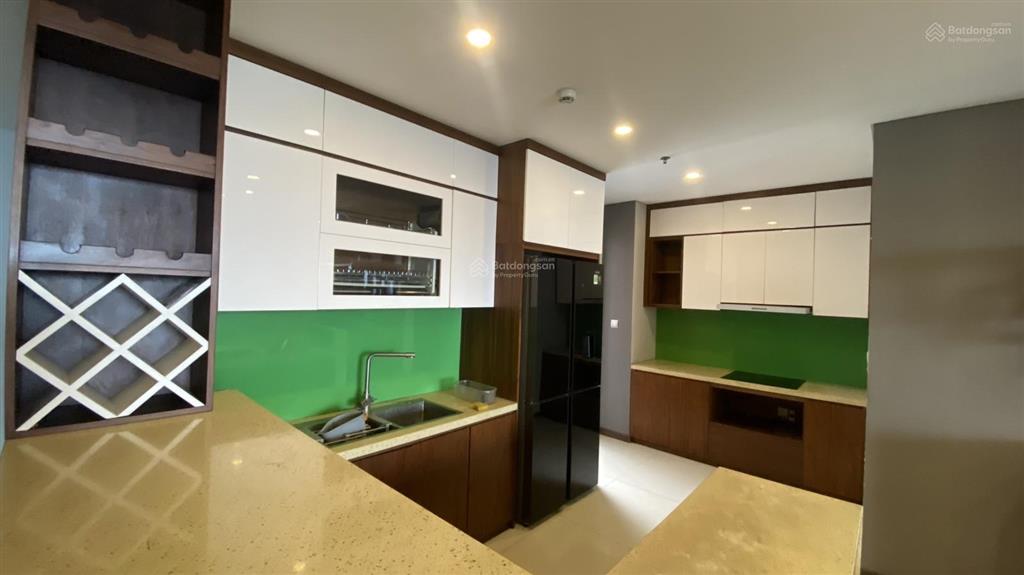 Cho thuê gấp căn hộ chung cư 4pn full đồ bên ngoại giao đoàn tòa no1t1