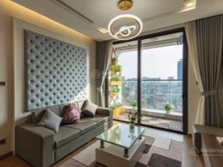 Gia đình cần cho thuê căn hộ golden palm 110m2 3pn nhà đẹp giá 18tr  0984 847 ***