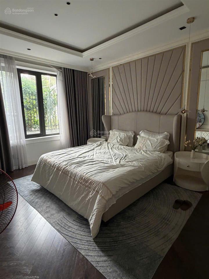 Vip cho thuê biệt thự kđt cv cầu giấy 200m2 mt8m có tầng hầm, giá  0984 847 ***