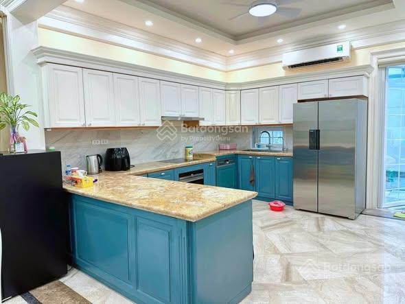 Vip cho thuê biệt thự kđt cv cầu giấy 200m2 mt8m có tầng hầm, giá  0984 847 ***