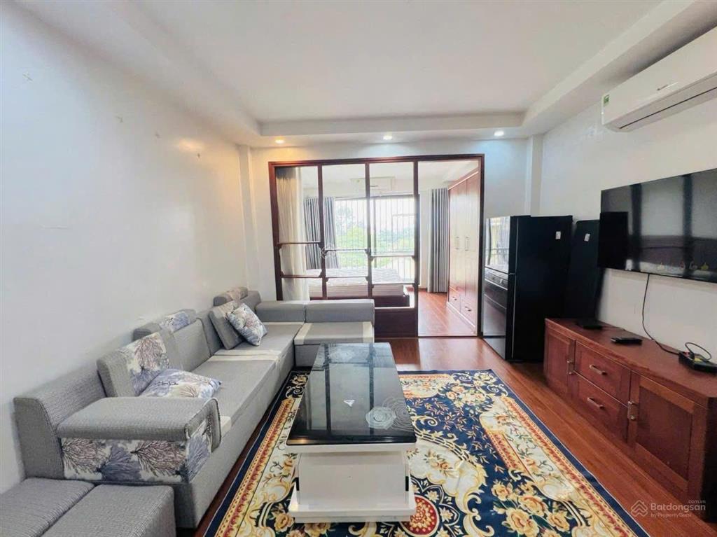 Cho thuê nhà mặt phố ngõ 84 chùa láng s100m2 5 tầng 9 phòng ngủ giá 40tr/tháng. hệ 0984 847 ***
