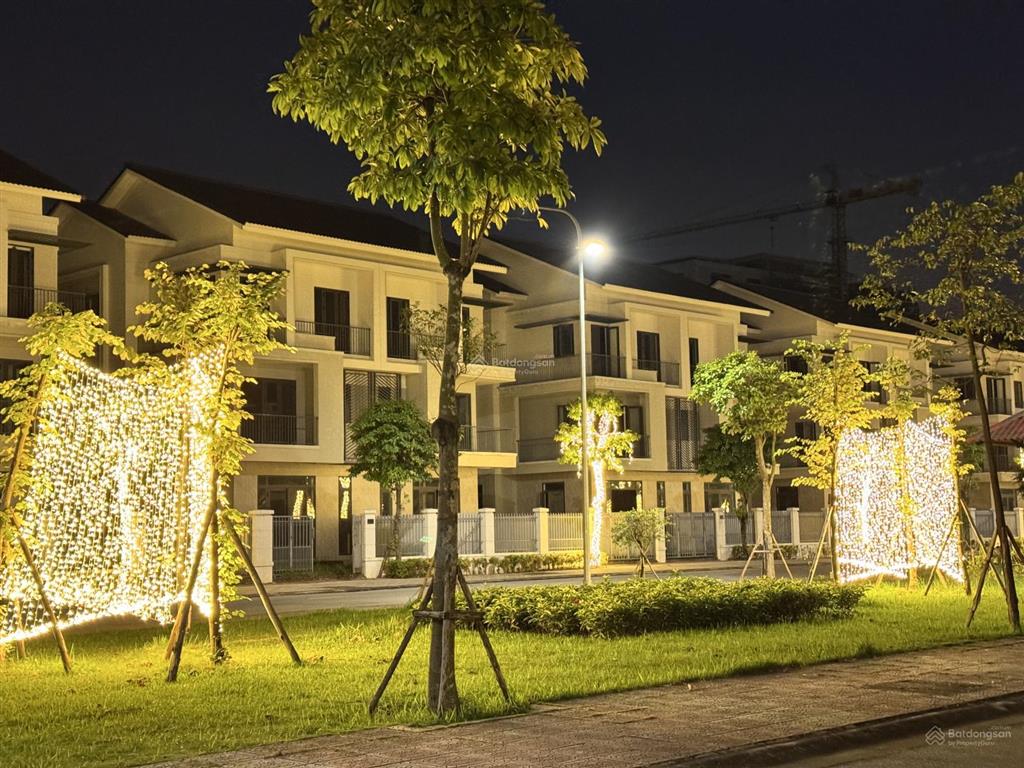 Chủ đang công tác ngoài đảo xa cần bán btsl 180m2  11,x tỷ cách vin rvs 7km kđt centa riverside