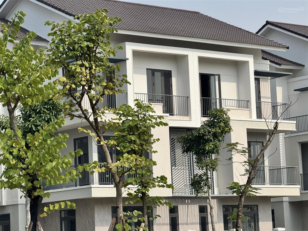 Chủ đang công tác ngoài đảo xa cần bán btsl 180m2  11,x tỷ cách vin rvs 7km kđt centa riverside