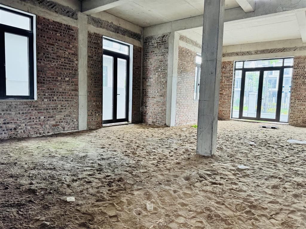 Chủ đang công tác ngoài đảo xa cần bán btsl 180m2  11,x tỷ cách vin rvs 7km kđt centa riverside